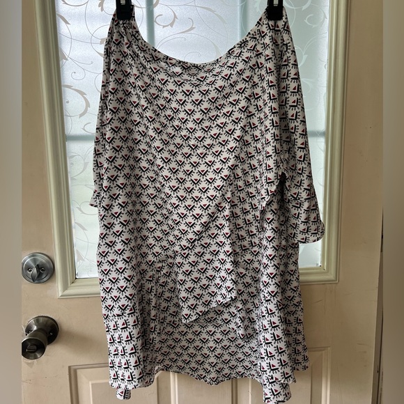 Loft Plus size 20 wide rounded neck ruffle short sleeve surprise back blouse. - Picture 5 of 9